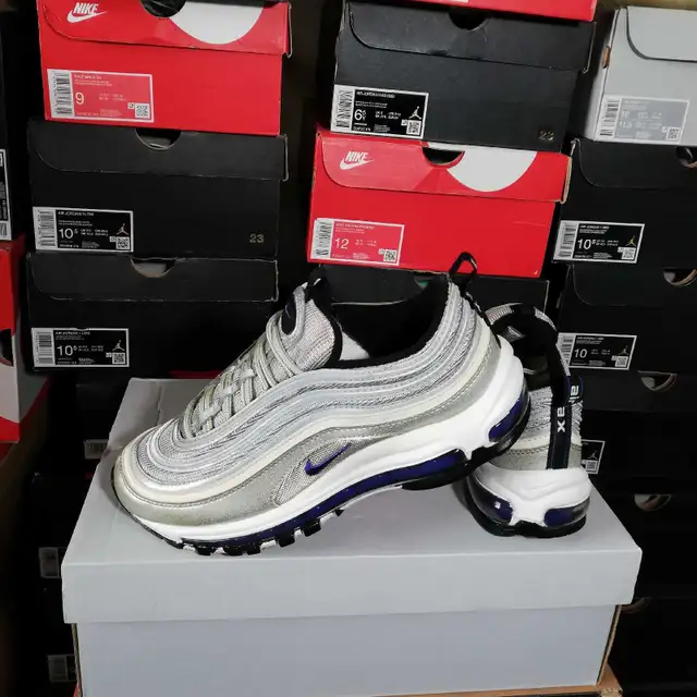 NIKE AIR MAX 97s WOMEN SZ 7.5 GREAT COND