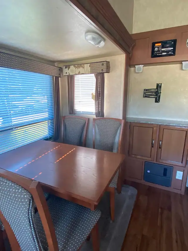 Roulotte à selette in RVs & Motorhomes in Lévis - Image 8