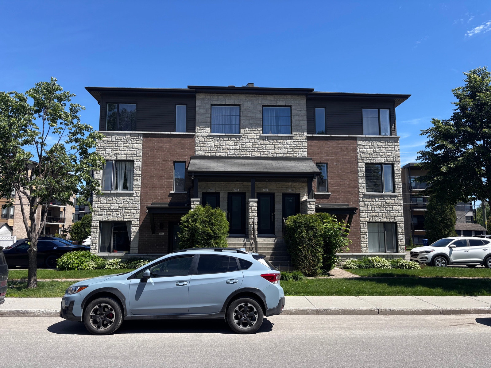 164 Rue Frontenac — photo 1