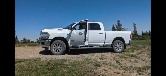 2019 ram 3500 diesel big horn in Cars & Trucks in Calgary - Image 3