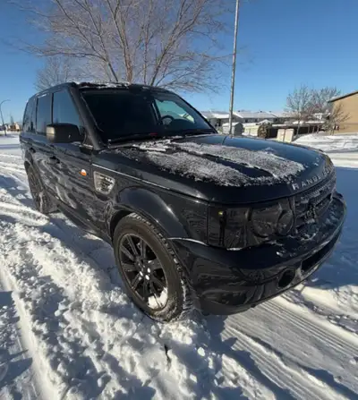 2006 Land Rover Sport for sale. Has 209500kms, runs and drive fine. Needs switch for drivers window,...