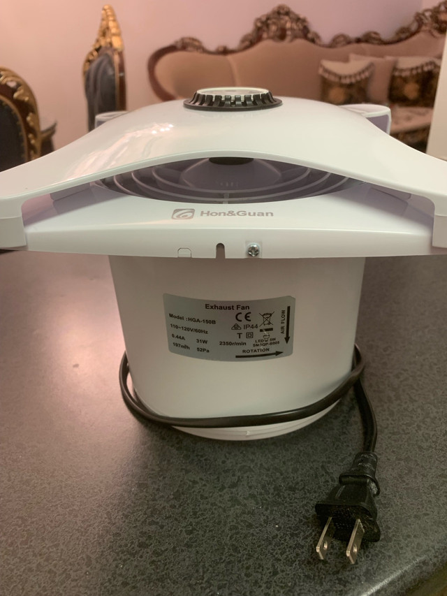 Exhaust fan with light /price negotiable series buyer only  in General Electronics in City of Toronto - Image 3