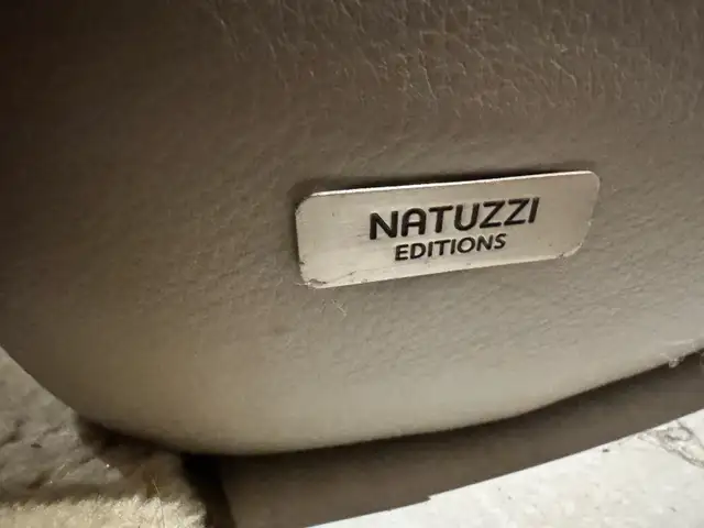 Natuzzi Editions Leather Sofa in Couches & Futons in Markham / York Region - Image 2