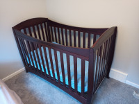 Adjustable height Crib
