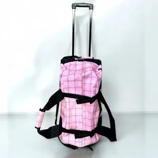 [LL Bean] Rolling Duffel Bag (suitcase/ luggage) like new, clean in Women's - Bags & Wallets in Sudbury - Image 2