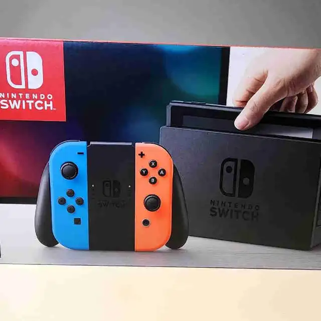 Nintendo Switch Launch Edition in Nintendo Switch in Laval / North Shore - Image 2