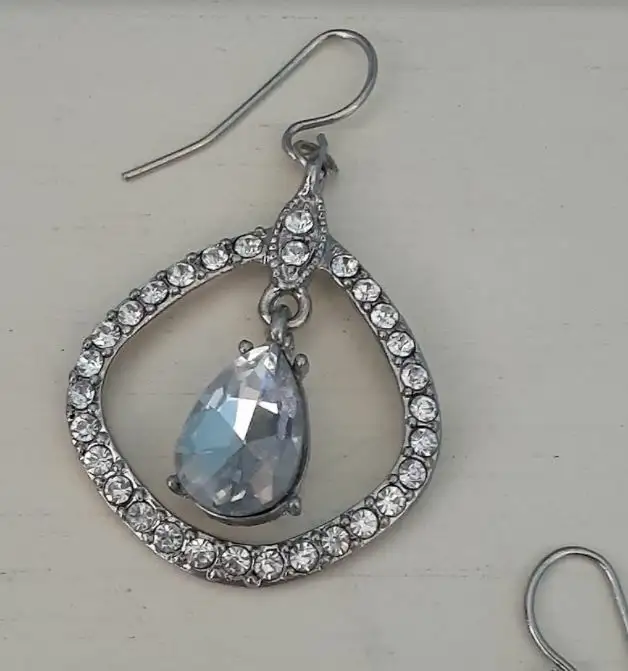 Vintage crystal embellished hanging circle earrings64722758202113123