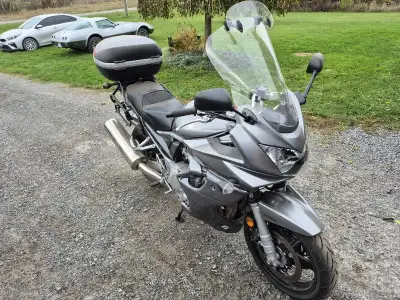 Clean bandit 1250 34000km Larger windshield. Top and side bags Sargent seat not included stock will...