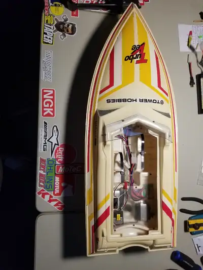 Original tower hobbies turbo vee boat Comes with transmitter and 2 props Working condition It runs w...