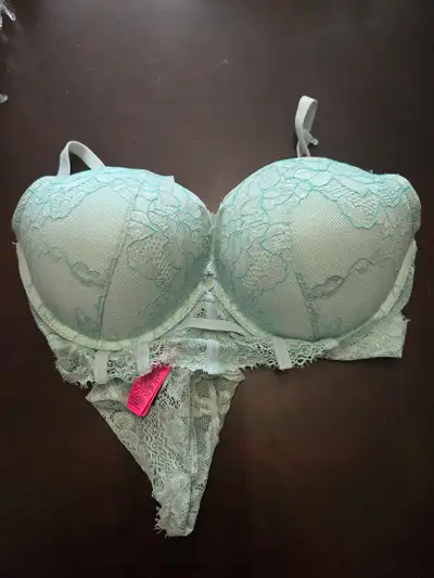This is a brand new La Senza bra and panty set in size 34DD and Medium. It is a beautiful light blue...