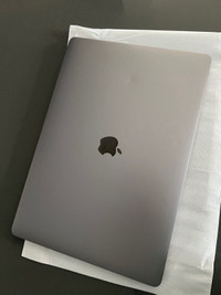Mac Book Pro 15.4 inch  2017 