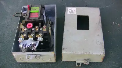 FOR SALE (1) ELECTRICAL STARTER SWITCH (BOX) IT IS INDUSTRIAL,, MAKE AN OFFER,,Bancroft area,,,..EMA...