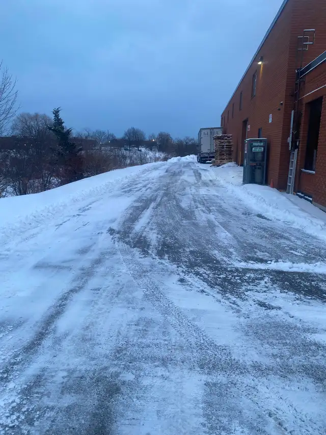 Snow removal services peel call/text 647-495-2658 sameday in Snow Removal & Property Maintenance in Mississauga / Peel Region - Image 5