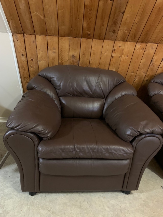 Leather couch & chair Couches & Futons Cape Breton Kijiji