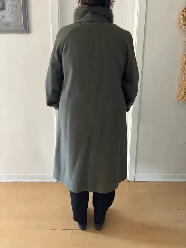 Women’s wool/cashmere coat -GIULIANA - manteau pour femme in Women's - Tops & Outerwear in City of Montréal - Image 3