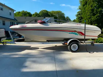 Fun in the sun this summer! Rinker Captiva 190 Bowrider. 4.3 litre engine, runs great and has been w...