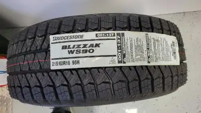 Nous vendons seulement 1 pneu d'hiver flambant neuf jamais utilisé de marque Bridgestone Blizzak WS9...