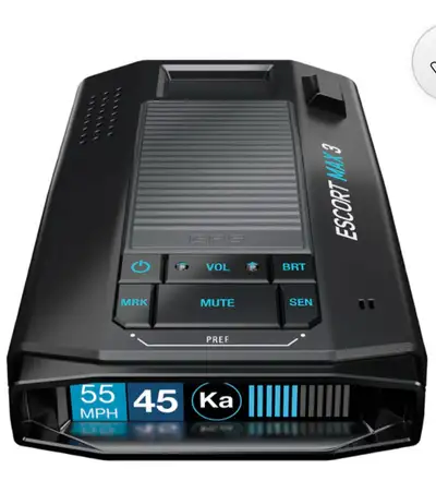 Selling as i no longer have the vehicle, brand new condition radar detector includes carrying case a...