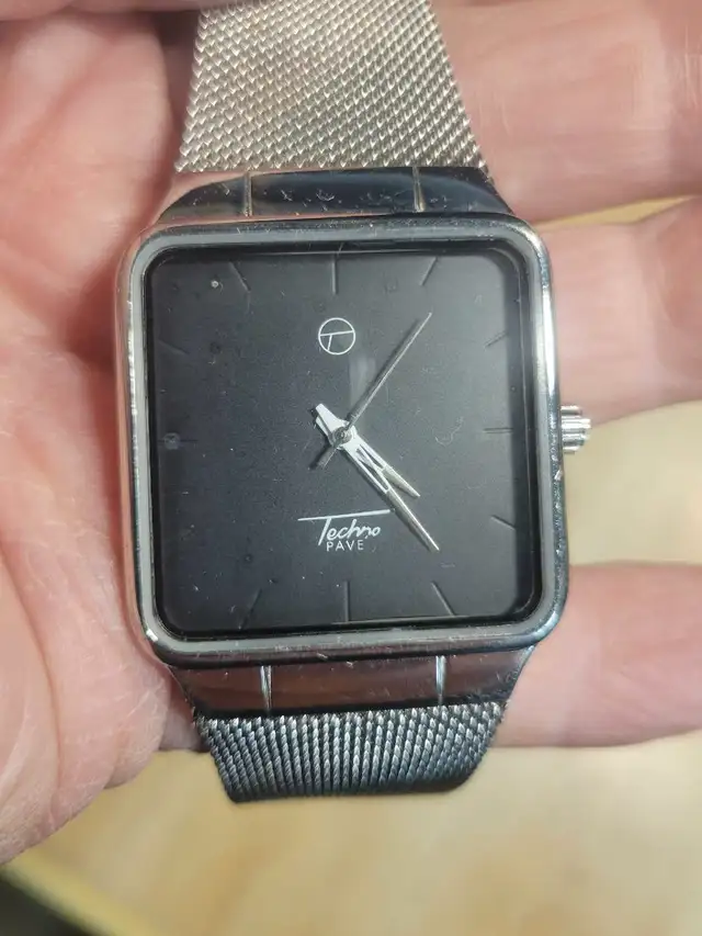 Men's Techno Pave wristwatch in great shape .63683058241539124
