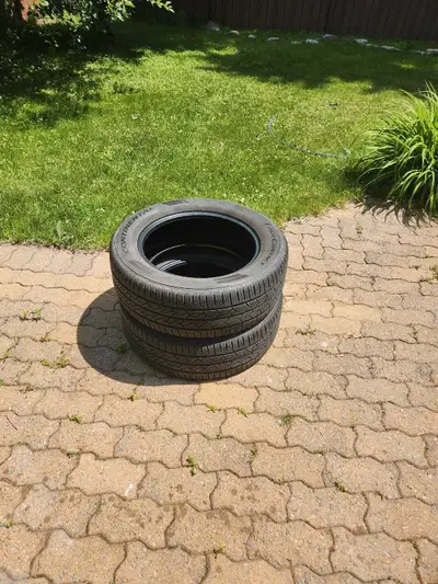 2 pneus usés Continental à vendre Bon pour le reste de la saison