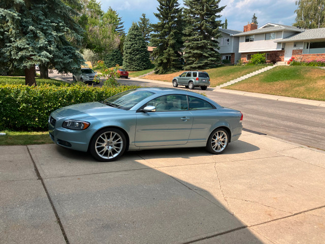 2007 Volvo C70 T5 hardtop convertible in Cars & Trucks in Lethbridge
