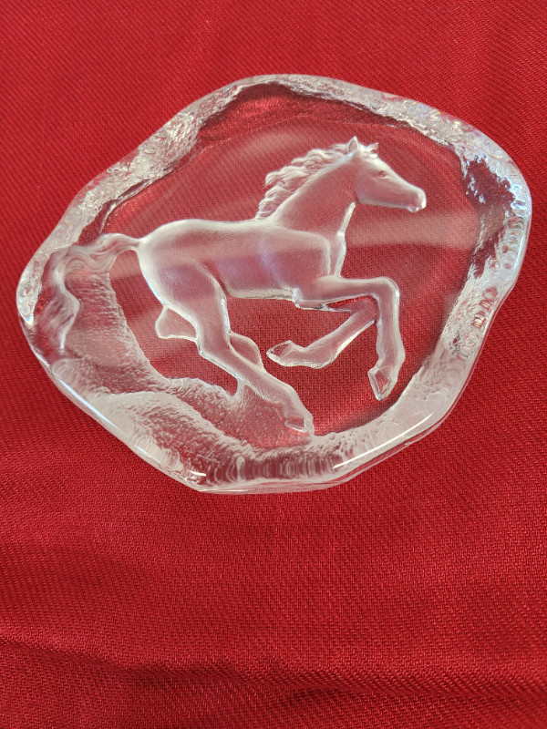 MATS JONASSON Sweden Full Lead Crystal "RUNNING HORSE" in Arts & Collectibles in Dartmouth - Image 2
