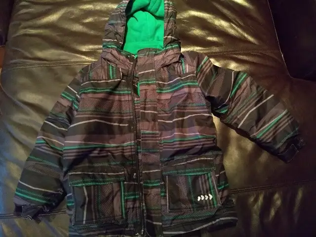 Vêtements enfants de qualité pour fille / garçon, manteaux hiver in Kids & Youth in City of Montréal - Image 10