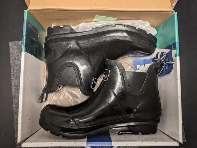 Joules Wellibob Rain Boots Gloss Black Size 10 BNIB in Women's - Shoes in Oakville / Halton Region - Image 3
