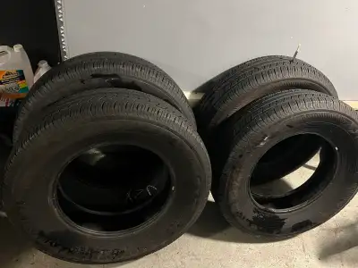 Set de pneus d’été, 245/75R18 112T, 11/32 uniforme, aucune crevaison et réparation, à l’état neuf. T...