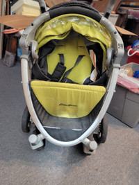 eddie bauer stroller and car seat / pousette pour bébé et siege 