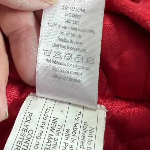 red “little riding hood” warm dress coat 4t-5t in Kids & Youth in Ottawa - Image 4