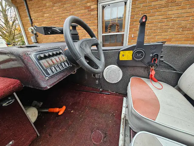 16ft Fibretron w/ 60hp Johnson in Powerboats & Motorboats in Guelph - Image 4