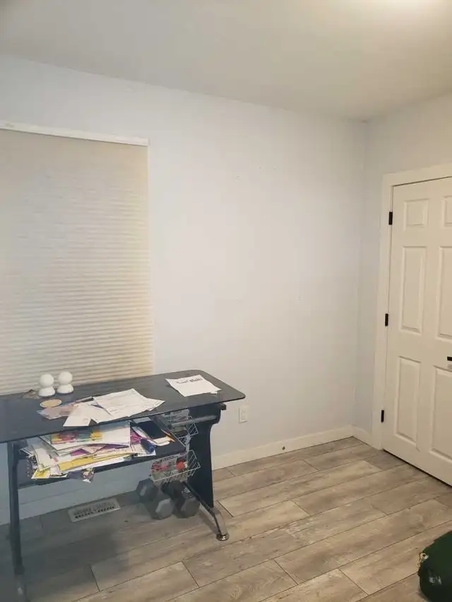 Bedroom for rent near University of Windsor in Room Rentals & Roommates in Windsor Region - Image 3