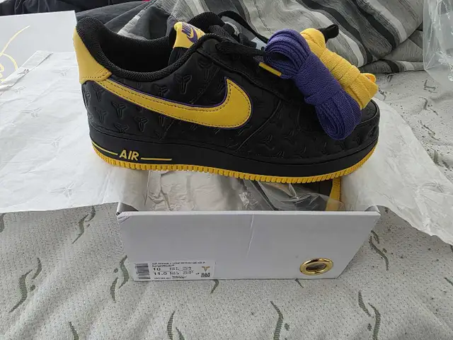 Nike Air Force 1 Low Kobe Bryant Lakers Away Size 10 Brand NewNu in Men's Shoes in City of Toronto - Image 2