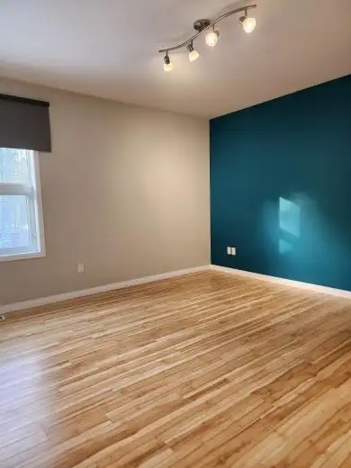 Cozy 3 bed 2 bath Copper Ridge home for rent in Long Term Rentals in Whitehorse - Image 11