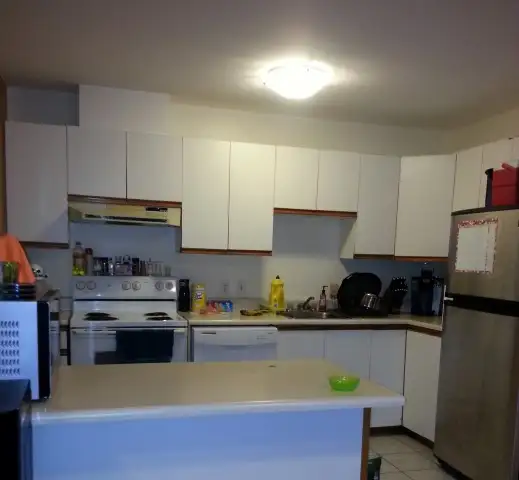 Very Large 4 1/2 West Island NEAR ALL