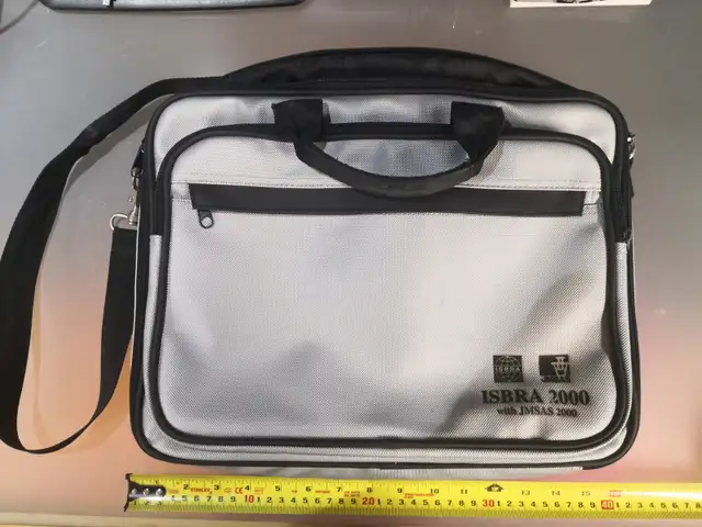 Laptop Computer Shoulder Bag Carrying Case in Laptop Accessories in Mississauga / Peel Region - Image 2