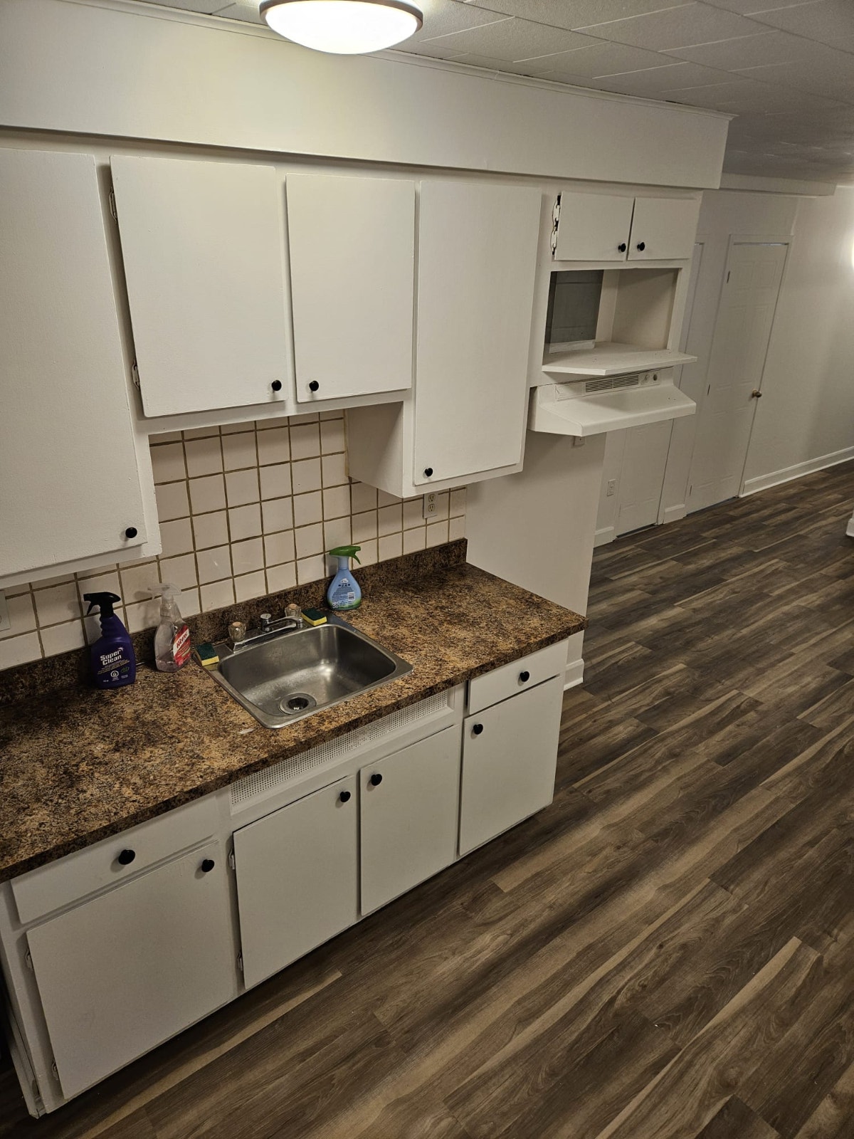 3 et 1/2 à louer en demi sous-sol d'un Duplex a Anjou — photo 1
