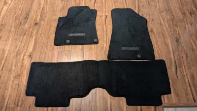 New summer floor mats for Kia Niro HEV. Compatible with 2023 to 2026 models. Set includes mats for f...