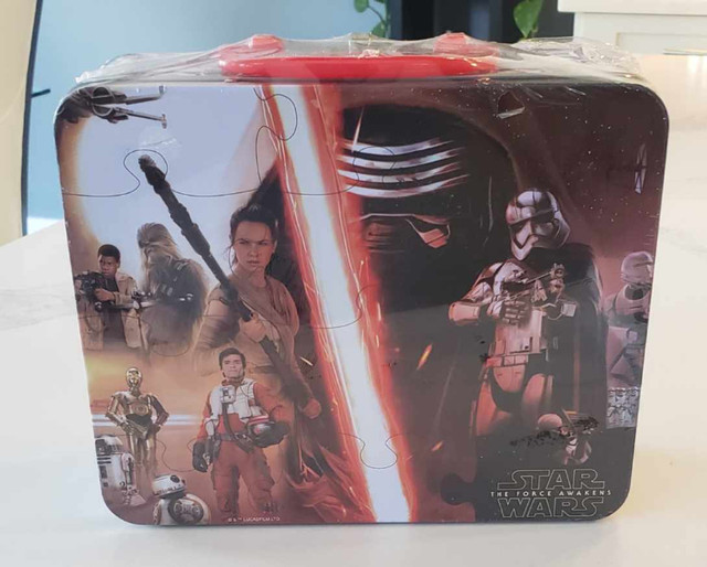 Vintage Star Wars Sealed Lunchbox w/Puzzle The Force Awakens. in Arts & Collectibles in St. Albert - Image 2