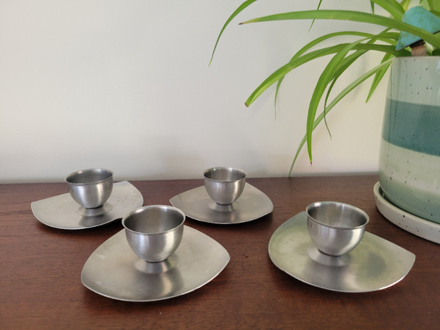 Vintage Midcentury Stainless Steel Egg Cups – set of 4 in Kitchen & Dining Wares in Cole Harbour - Image 2