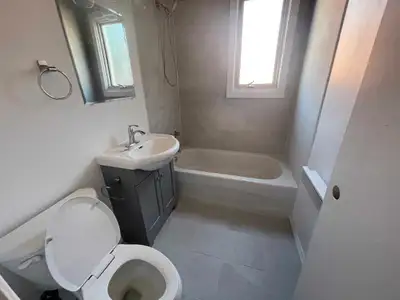 4 Bedrooms - Metro Snowdon NDG/CDN - 2300$