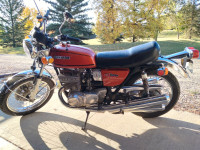 1975 Suzuki GT550 Street Bike