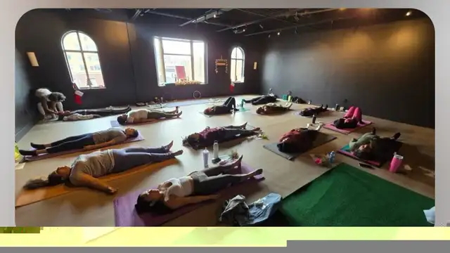 LADIES! I'm Your Private Mat Pilates Instructor :)64623143743491124