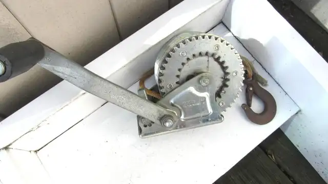 Trailer Winch - 1300 lb in Hand Tools in Kingston - Image 3