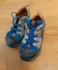 Kids hiking shoes size 1