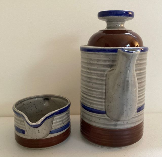 Ceramic Pottery Coffee Tea Pot with Creamer Made in Japan dans Vaisselle et articles de cuisine  à Ouest de l’Île - Image 4