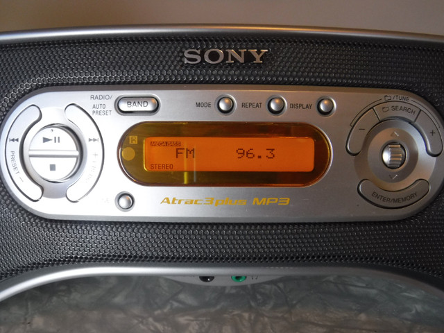 Sony CD Radio ZS-SN10 in Stereo Systems & Home Theatre in Hamilton - Image 2