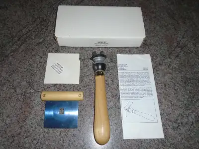 Veritas ball-joint scraper + HCS blade with holder - Lee Valley, View more