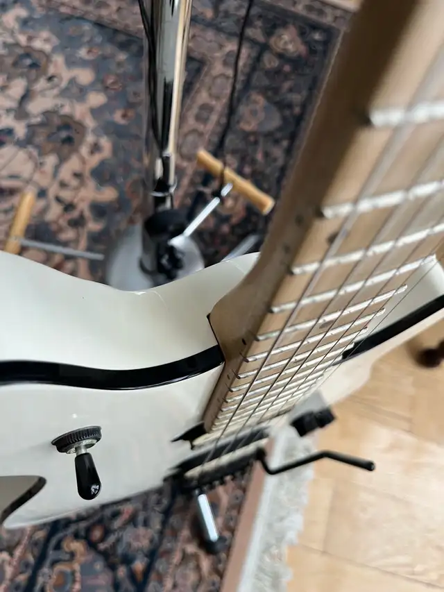 EVH WOLFGANG SPECIAL in POLAR WHITE in Guitars in Markham / York Region - Image 7